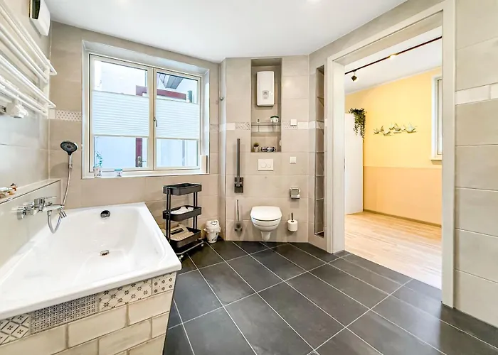 Haus Larus - Direkt Am Alten Strom Holiday home Rostock