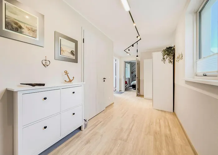 Holiday home Haus Larus - Direkt Am Alten Strom